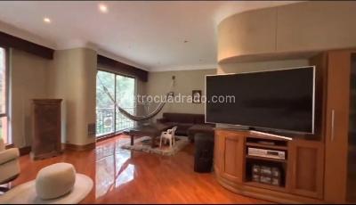 Apartamento de 4 alcobas en venta en Niza Suba, Bogotá, 440 m² · foto 2 de 20
