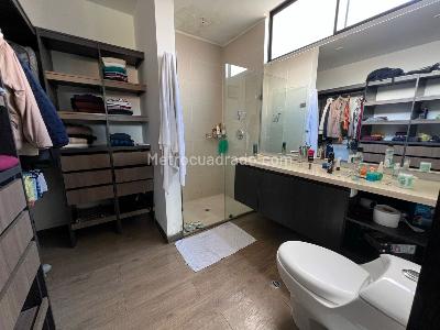 Apartamento de 3 alcobas en venta en Chico Rincon, Bogotá, 133 m² · foto 12 de 20