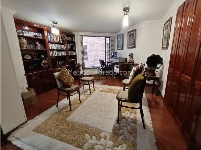 Apartamento de 3 alcobas en venta en Santa Barbara, Bogotá, 225 m² · foto 9 de 16