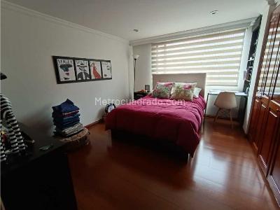 Apartamento de 3 alcobas en venta en Santa Barbara, Bogotá, 225 m² · foto 12 de 16