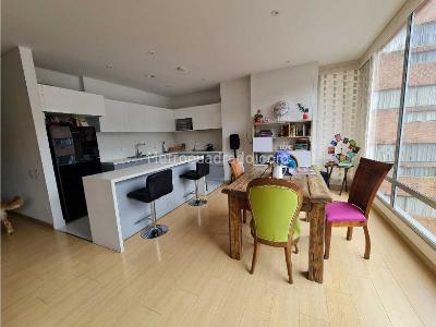 Apartamento de 2 alcobas en venta en Chico, Bogotá, 93 m² · foto 2 de 14