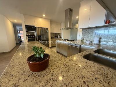Apartamento de 3 alcobas en venta en Lagos De Cordoba, Bogotá, 173 m² · foto 7 de 20