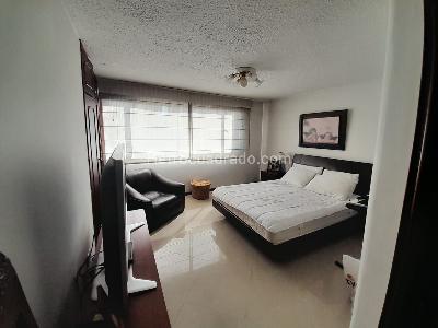 Apartamento de 3 alcobas en venta en Chico Navarra, Bogotá, 204 m² · foto 6 de 12