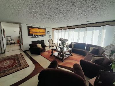Apartamento de 3 alcobas en venta en Chico Navarra, Bogotá, 204 m² · foto 7 de 12