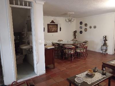 Casa de 4 alcobas en venta en La Pola, Ibagué, 260 m² · foto 6 de 20