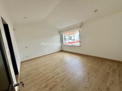 Casa de 3 alcobas en venta en Pontevedra, Bogotá, 248 m² · foto 11 de 20
