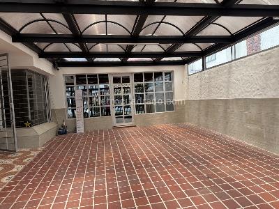 Casa de 3 alcobas en venta en Pontevedra, Bogotá, 248 m² · foto 2 de 20