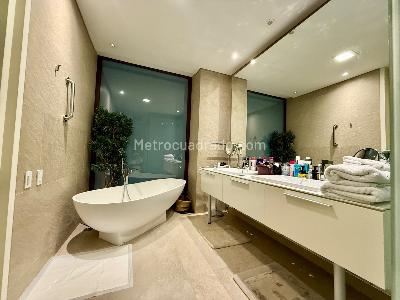 Apartamento de 3 alcobas en venta en Los Rosales, Bogotá, 326 m² · foto 9 de 20