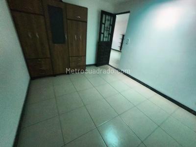 Casa de 5 alcobas en venta en Ciudad Kennedy Central, Bogotá, 340 m² · foto 19 de 20