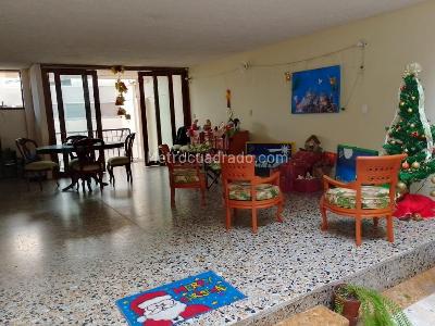 Casa de 5 alcobas en venta en Centro, Villavicencio, 309 m² · foto 10 de 20