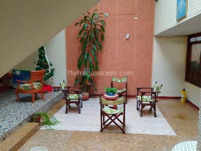 Casa de 5 alcobas en venta en Centro, Villavicencio, 309 m² · foto 8 de 20