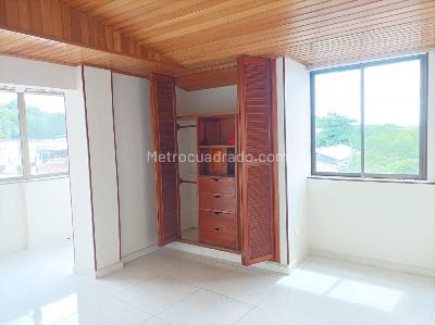 Apartamento de 2 alcobas en venta en Granada, Girardot, 96 m² · foto 17 de 18