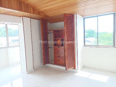Apartamento de 2 alcobas en venta en Granada, Girardot, 96 m² · foto 6 de 18