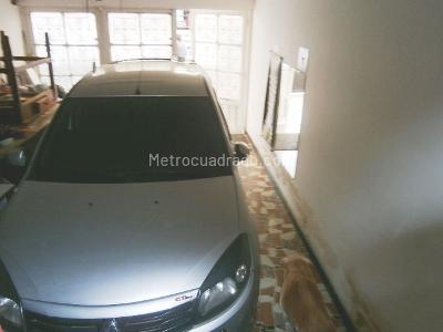 Casa de 5 alcobas en venta en Marsella, Bogotá, 460 m² · foto 9 de 20