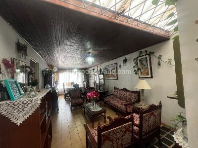 Casa de 5 alcobas en venta en Mandalay I Sector, Bogotá, 314 m² · foto 10 de 19