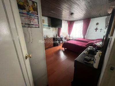 Casa de 5 alcobas en venta en Mandalay I Sector, Bogotá, 314 m² · foto 13 de 19