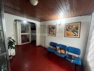 Casa de 5 alcobas en venta en Mandalay I Sector, Bogotá, 314 m² · foto 8 de 19
