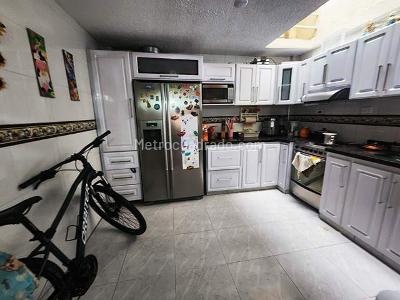Casa en venta en Villas De Granada, Bogotá · foto 6 de 20