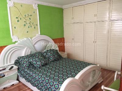 Casa de 5 alcobas en venta en Restrepo Occidental, Bogotá, 263 m² · foto 10 de 16