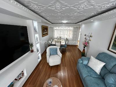 Casa de 5 alcobas en venta en Restrepo Occidental, Bogotá, 263 m² · foto 2 de 16