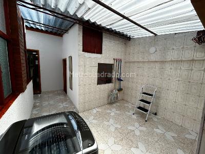 Casa de 5 alcobas en venta en Restrepo Occidental, Bogotá, 263 m² · foto 8 de 16
