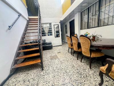 Casa de 5 alcobas en venta en Restrepo, Bogotá, 220 m² · foto 2 de 14