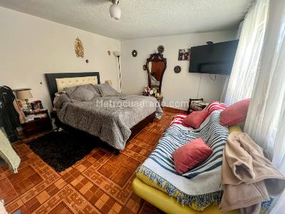 Casa de 5 alcobas en venta en La Camelia, Bogotá, 380 m² · foto 10 de 20