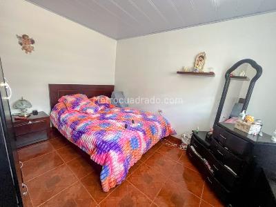 Casa de 5 alcobas en venta en La Camelia, Bogotá, 380 m² · foto 19 de 20