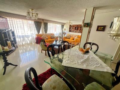 Casa de 5 alcobas en venta en La Camelia, Bogotá, 380 m² · foto 2 de 20