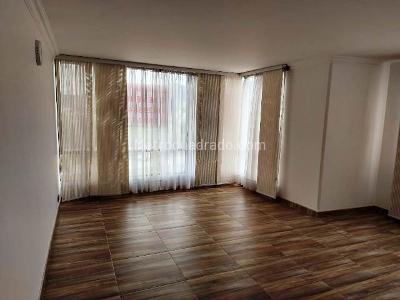 Apartamento en venta en Quinta Paredes, Bogotá · foto 5 de 19