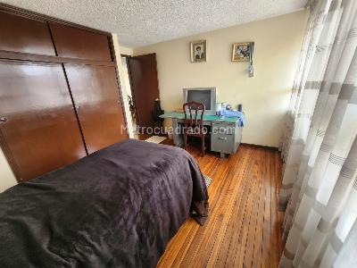 Casa de 5 alcobas en venta en Marsella, Bogotá, 350 m² · foto 19 de 20