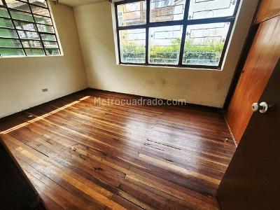 Casa de 5 alcobas en venta en Marsella, Bogotá, 350 m² · foto 3 de 20