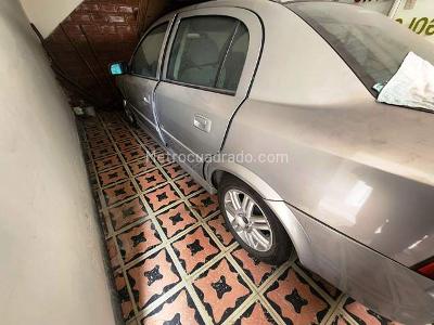 Casa de 5 alcobas en venta en Marsella, Bogotá, 350 m² · foto 9 de 20