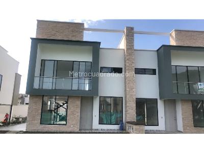 Casa de 5 alcobas en venta en Jamundi, Cali, 600 m² · foto 3 de 5