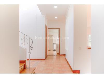 Casa de 5 alcobas en venta en Alto De Las Palmas, Envigado, 1245 m² · foto 2 de 20