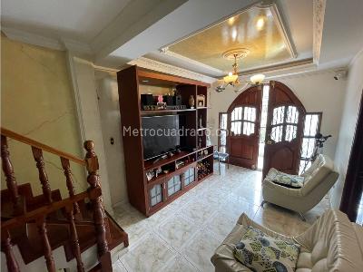 Casa de 5 alcobas en venta en Ciudad 2000, Cali, 270 m² · foto 15 de 19