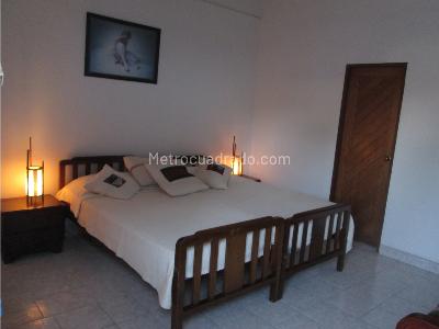 Casa de 5 alcobas en venta en Prados Del Norte, Cali, 320 m² · foto 11 de 12