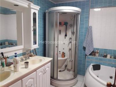Casa de 5 alcobas en venta en El Bosque, Cali, 350 m² · foto 3 de 10