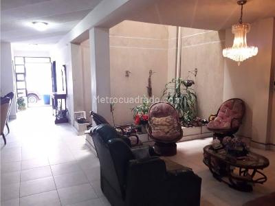 Casa de 5 alcobas en venta en El Bosque, Cali, 350 m² · foto 7 de 10