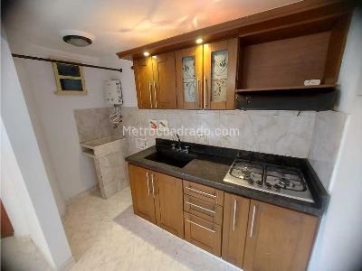 Apartamento en venta en Prado Centro, Medellín · foto 2 de 13