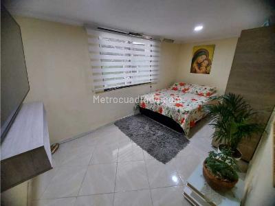Casa de 5 alcobas en venta en Oriente, Medellín, 492 m² · foto 2 de 18