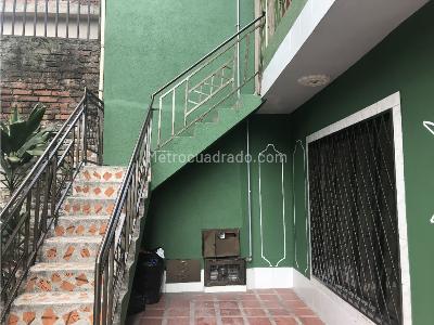 Casa de 5 alcobas en venta en Villacolombia, Cali, 390 m² · foto 2 de 9