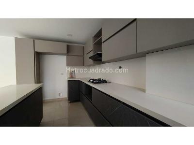 Apartamento de 2 alcobas en venta en La Castellana, Medellín, 196 m² · foto 2 de 20