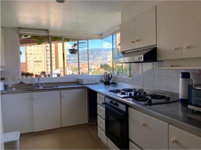 Apartamento en venta en Laureles, Medellín · foto 8 de 14