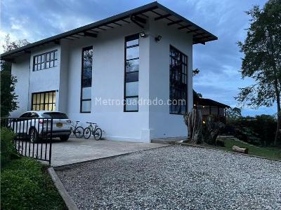 Casa de 5 alcobas en venta en Llano Grande, Rionegro · foto 2 de 20