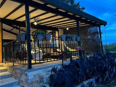 Casa de 5 alcobas en venta en Llano Grande, Rionegro · foto 3 de 20