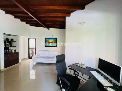 Casa de 5 alcobas en venta en Belen Alameda, Medellín, 320 m² · foto 11 de 20
