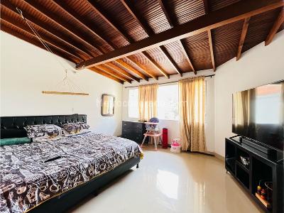Casa de 5 alcobas en venta en Belen Alameda, Medellín, 320 m² · foto 19 de 20