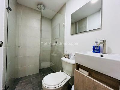 Apartamento de 1 alcoba en venta en Bombona, Medellín, 38 m² · foto 8 de 13