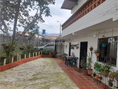 Casa de 3 alcobas en venta en La Buitrera, Cali, 1182 m² · foto 2 de 12